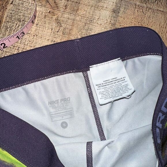 Nike Pro Nike Pro Dri Fit Women’s Shorts Purple Striped Size S - Picture 6 of 8